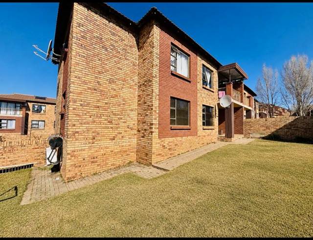 2 BEDROOM APARTMENT FOR SALE IN SHELLYVALE